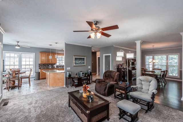 111 Highland Rdg, Hendersonville, TN 37075