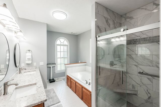 111 Highland Rdg, Hendersonville, TN 37075