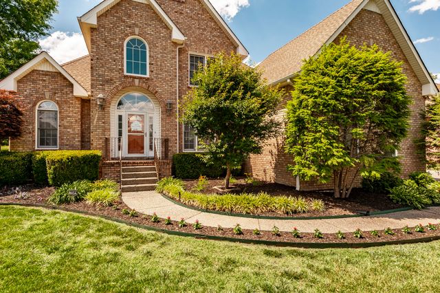 111 Highland Rdg, Hendersonville, TN 37075