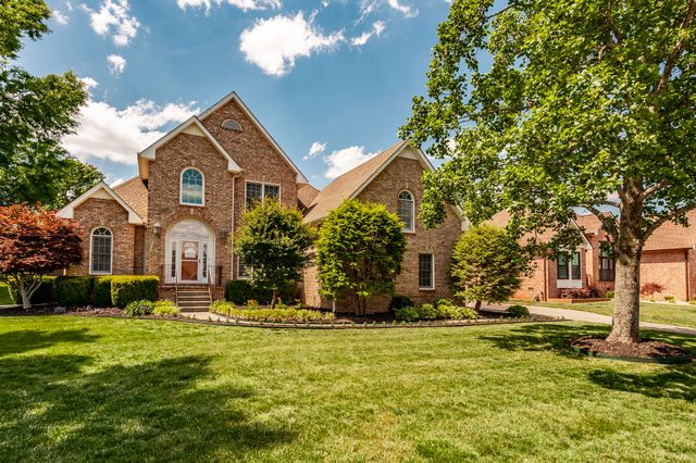 111 Highland Rdg, Hendersonville, TN 37075