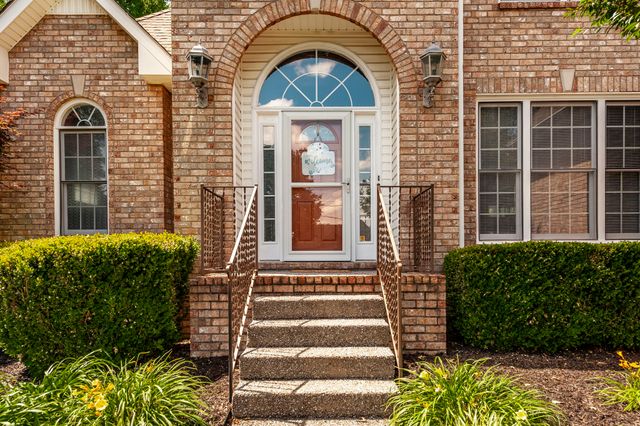 111 Highland Rdg, Hendersonville, TN 37075