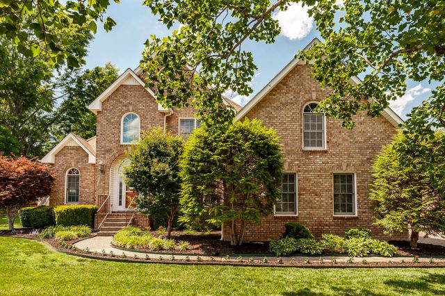 111 Highland Rdg, Hendersonville, TN 37075