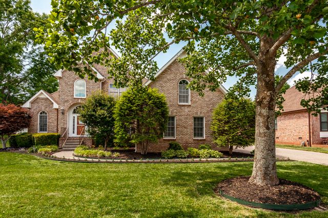 111 Highland Rdg, Hendersonville, TN 37075
