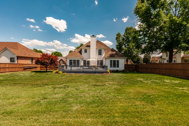 111 Highland Rdg, Hendersonville, TN 37075
