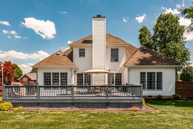 111 Highland Rdg, Hendersonville, TN 37075