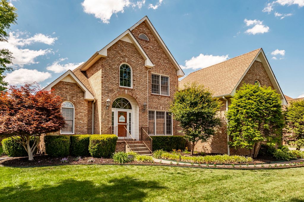 111 Highland Rdg, Hendersonville, TN 37075
