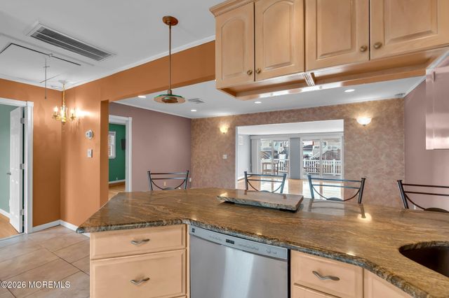 40 Anchorage Drive, Toms River, NJ 08753