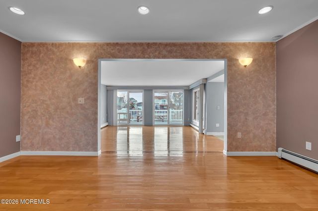 40 Anchorage Drive, Toms River, NJ 08753