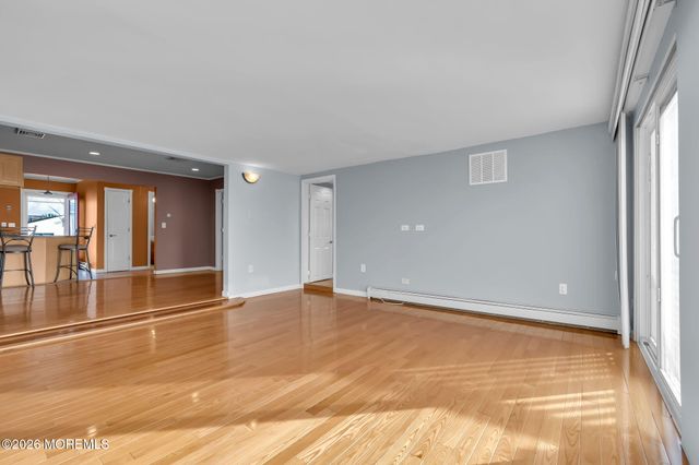 40 Anchorage Drive, Toms River, NJ 08753