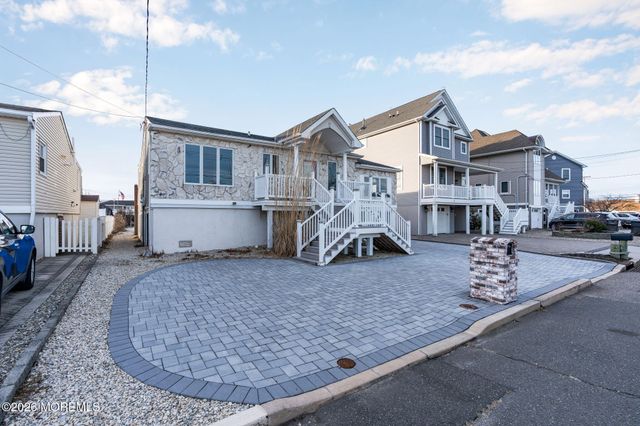 40 Anchorage Drive, Toms River, NJ 08753