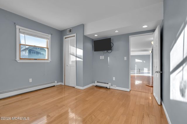 40 Anchorage Drive, Toms River, NJ 08753