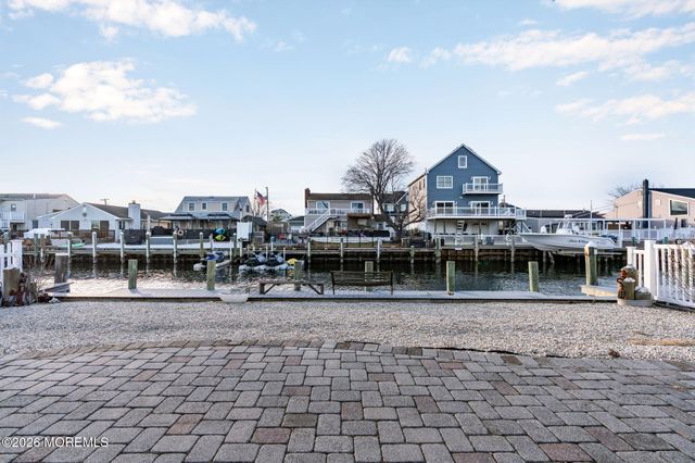 40 Anchorage Drive, Toms River, NJ 08753