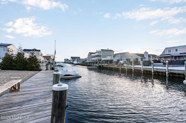 40 Anchorage Drive, Toms River, NJ 08753
