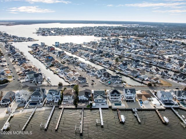 40 Anchorage Drive, Toms River, NJ 08753