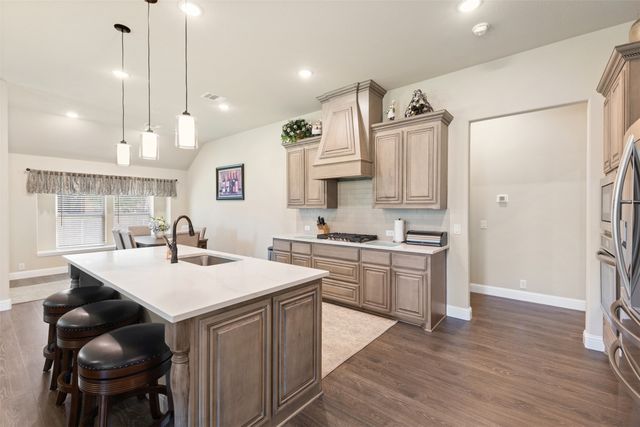 1004 Bessie Drive, Desoto, TX 75115