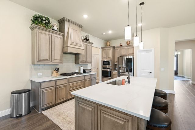 1004 Bessie Drive, Desoto, TX 75115