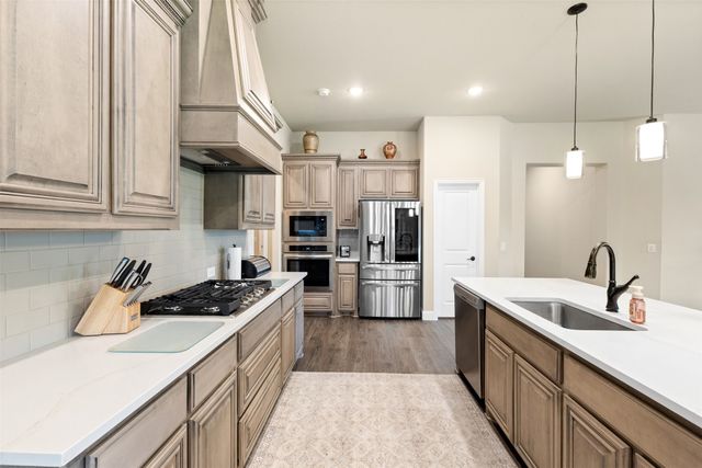1004 Bessie Drive, Desoto, TX 75115