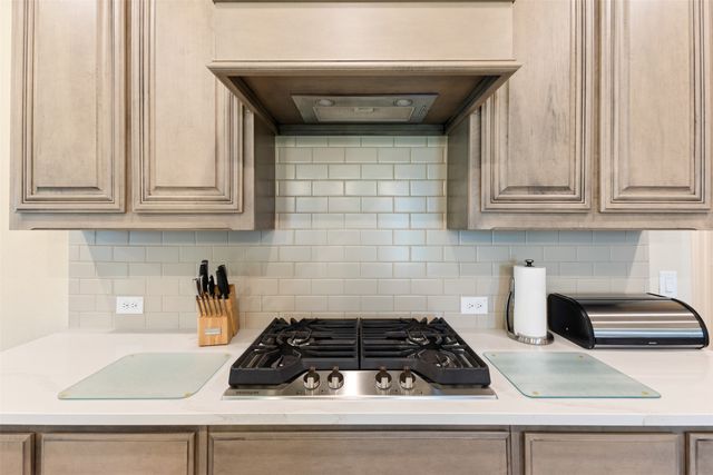 1004 Bessie Drive, Desoto, TX 75115