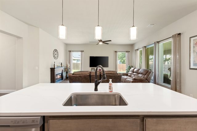 1004 Bessie Drive, Desoto, TX 75115