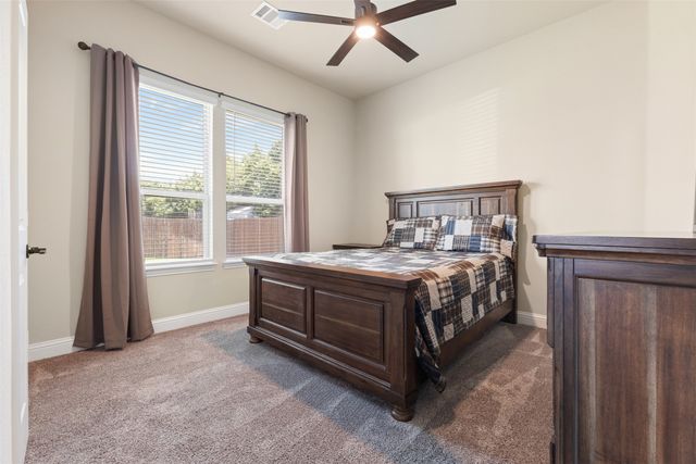1004 Bessie Drive, Desoto, TX 75115
