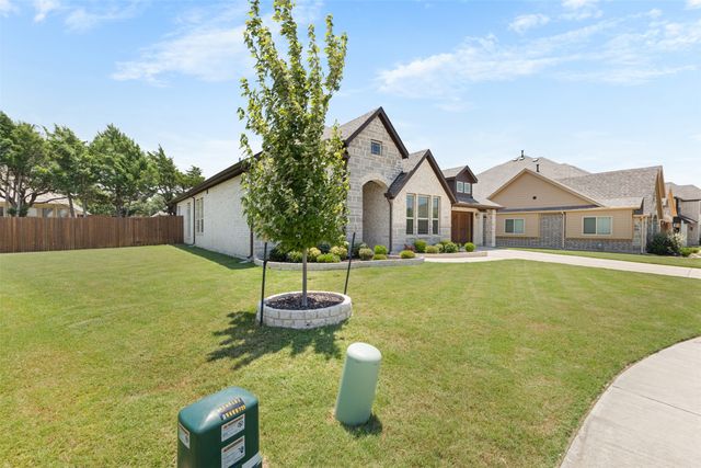 1004 Bessie Drive, Desoto, TX 75115