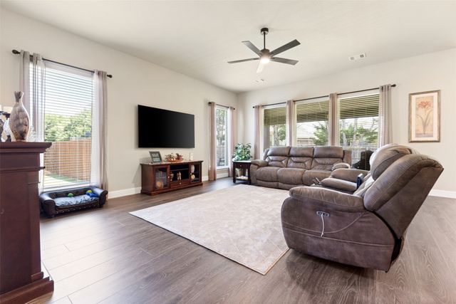 1004 Bessie Drive, Desoto, TX 75115