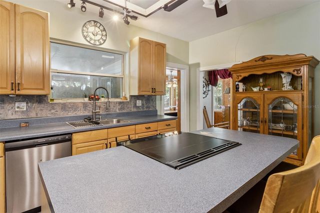 3016 N ALBANY AVENUE, Tampa, FL 33607