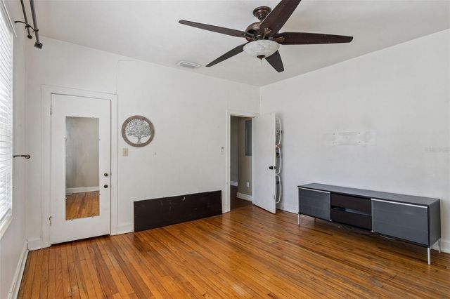 3016 N ALBANY AVENUE, Tampa, FL 33607