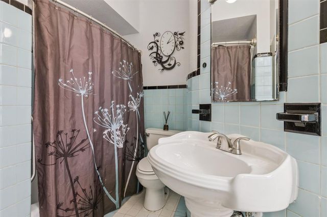 3016 N ALBANY AVENUE, Tampa, FL 33607