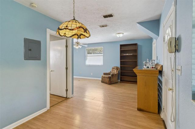 3016 N ALBANY AVENUE, Tampa, FL 33607