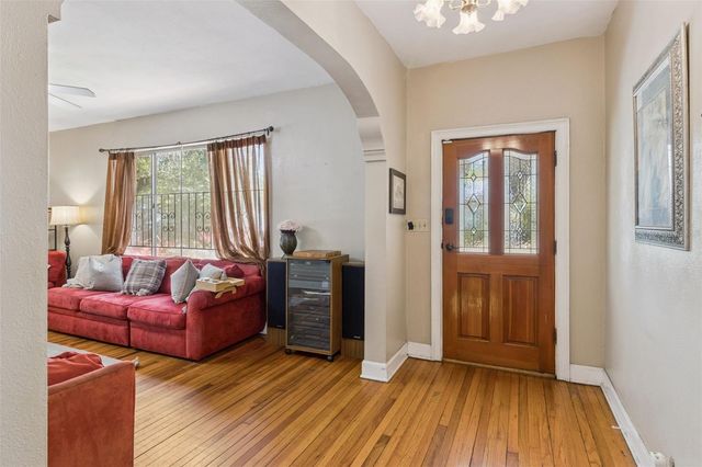 3016 N ALBANY AVENUE, Tampa, FL 33607