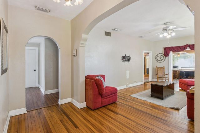 3016 N ALBANY AVENUE, Tampa, FL 33607