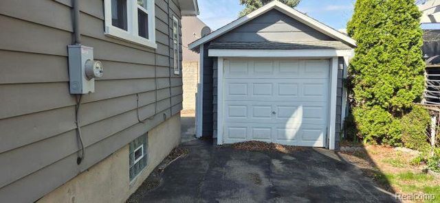 830 Knowles Street, Royal Oak, MI 48067