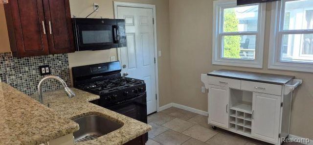 830 Knowles Street, Royal Oak, MI 48067