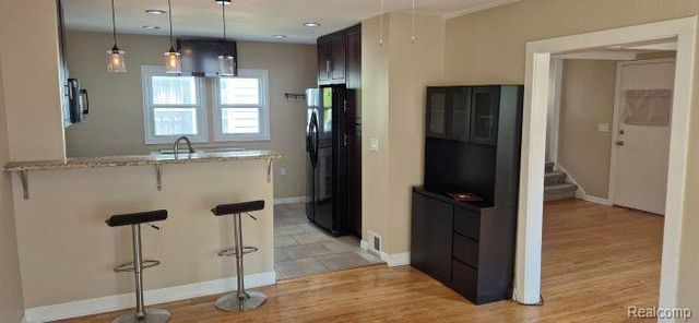 830 Knowles Street, Royal Oak, MI 48067