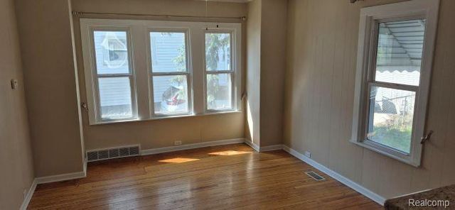 830 Knowles Street, Royal Oak, MI 48067