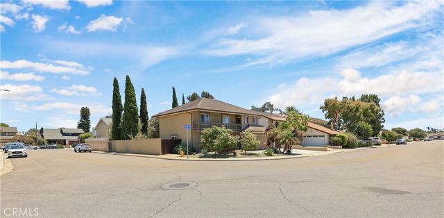 21822 Seacrest Ln, Huntington Beach, CA 92646