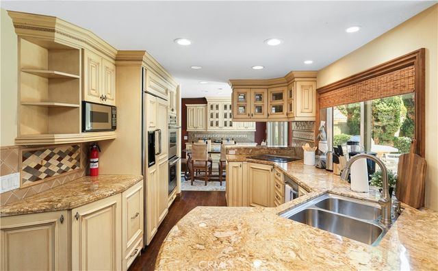 21822 Seacrest Ln, Huntington Beach, CA 92646