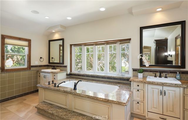 21822 Seacrest Ln, Huntington Beach, CA 92646