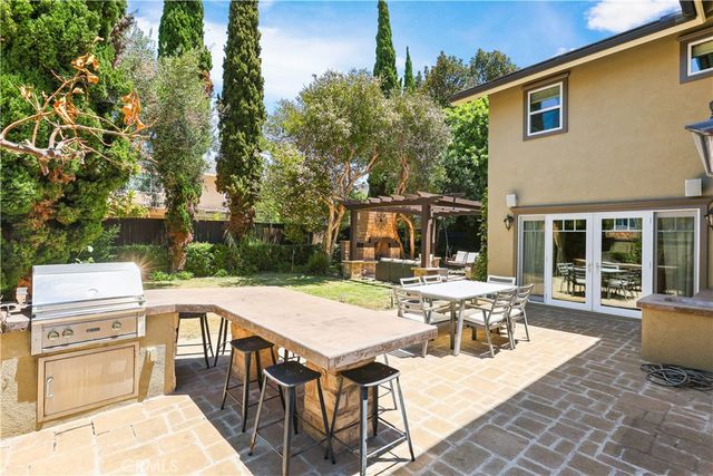 21822 Seacrest Ln, Huntington Beach, CA 92646