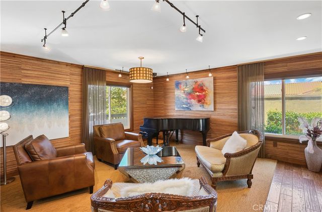 21822 Seacrest Ln, Huntington Beach, CA 92646