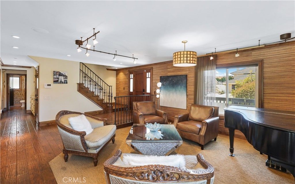 Image 8 of property listing at 21822 Seacrest Ln, Huntington Beach, CA 92646