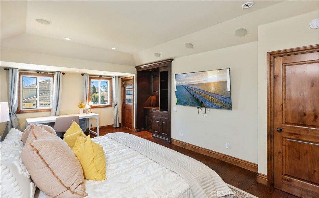 Image 9 of property listing at 21822 Seacrest Ln, Huntington Beach, CA 92646