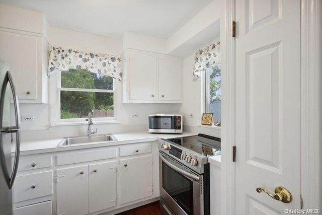 5 Leafy Way, Aquebogue, NY 11931