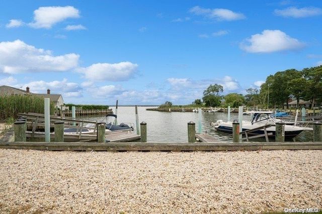 5 Leafy Way, Aquebogue, NY 11931