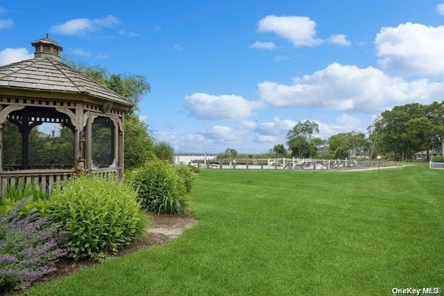 5 Leafy Way, Aquebogue, NY 11931