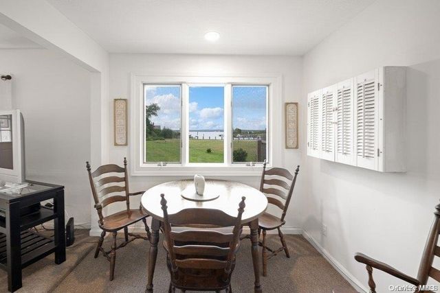 5 Leafy Way, Aquebogue, NY 11931