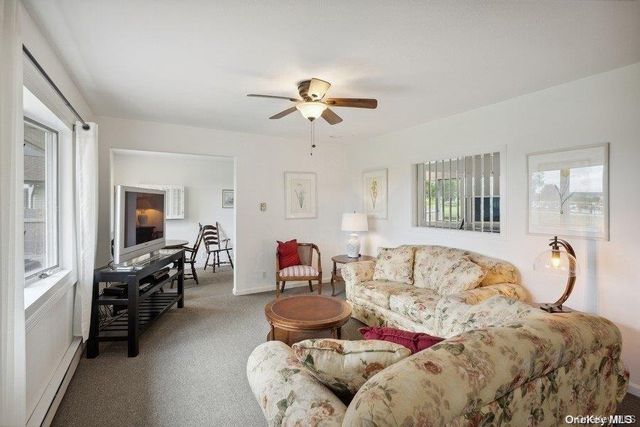 5 Leafy Way, Aquebogue, NY 11931