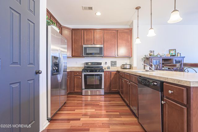 28 Meadow Circle, Mays Landing, NJ 08330