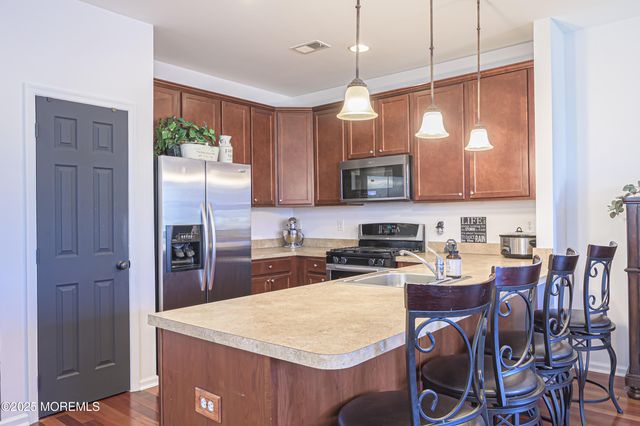 28 Meadow Circle, Mays Landing, NJ 08330